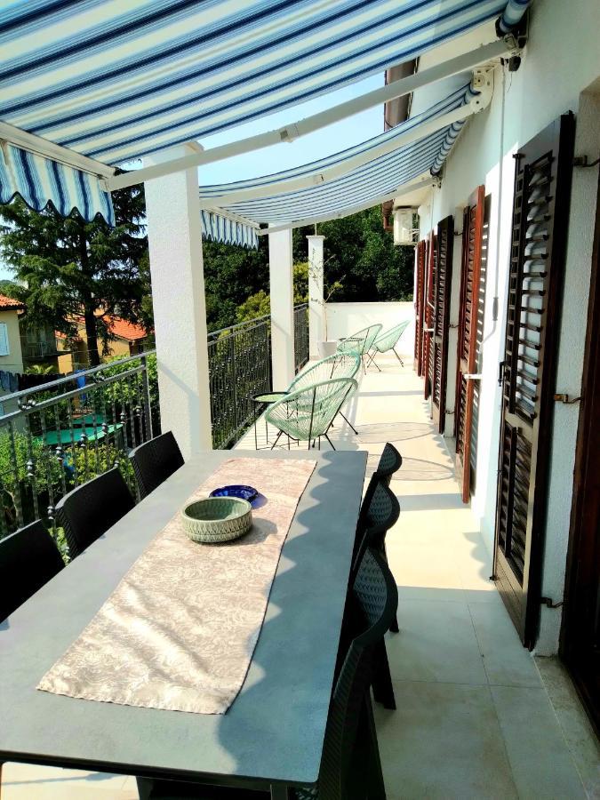 פורץ Superior Apartment Sincic מראה חיצוני תמונה