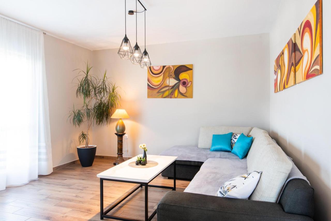 פורץ Superior Apartment Sincic מראה חיצוני תמונה