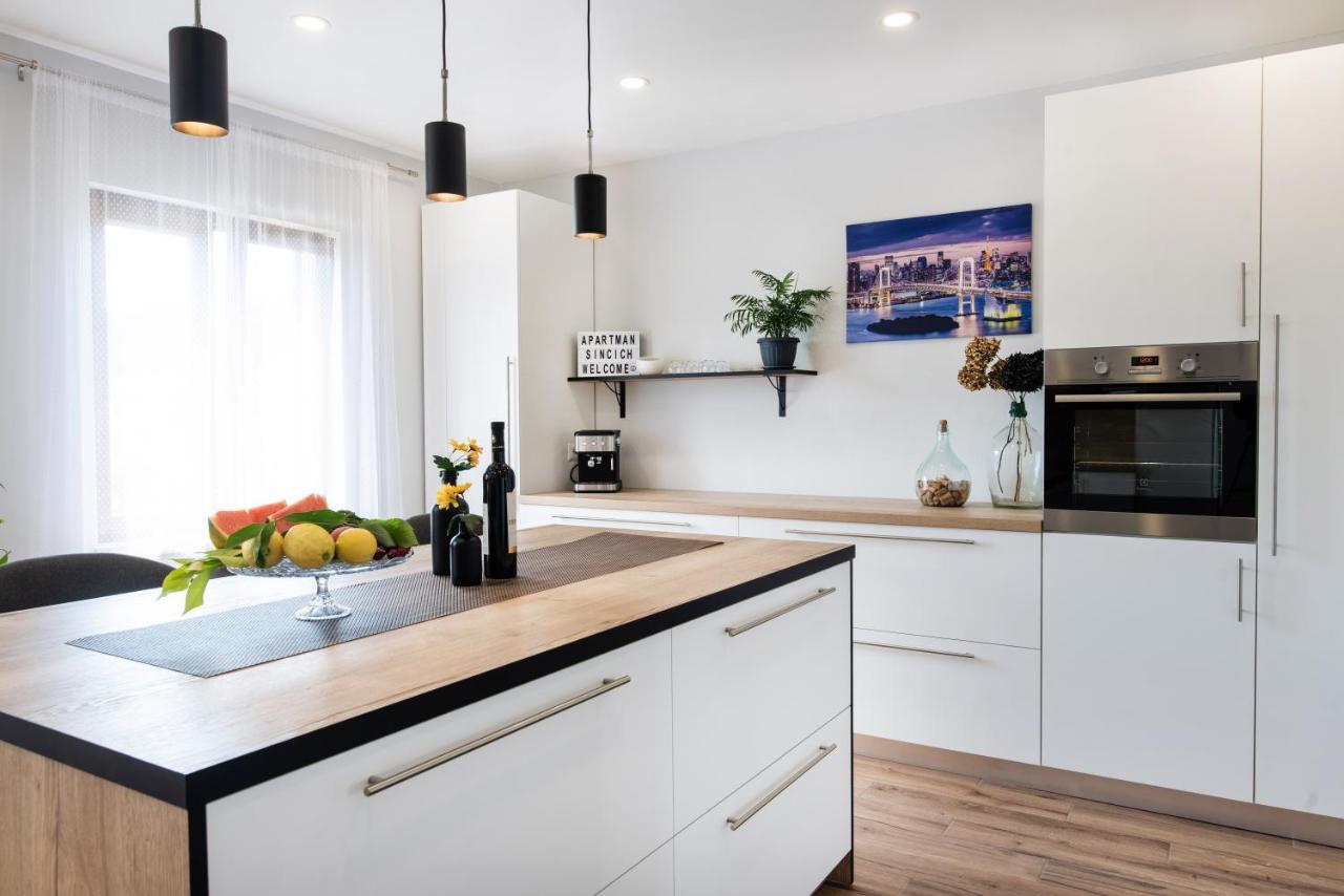 פורץ Superior Apartment Sincic מראה חיצוני תמונה