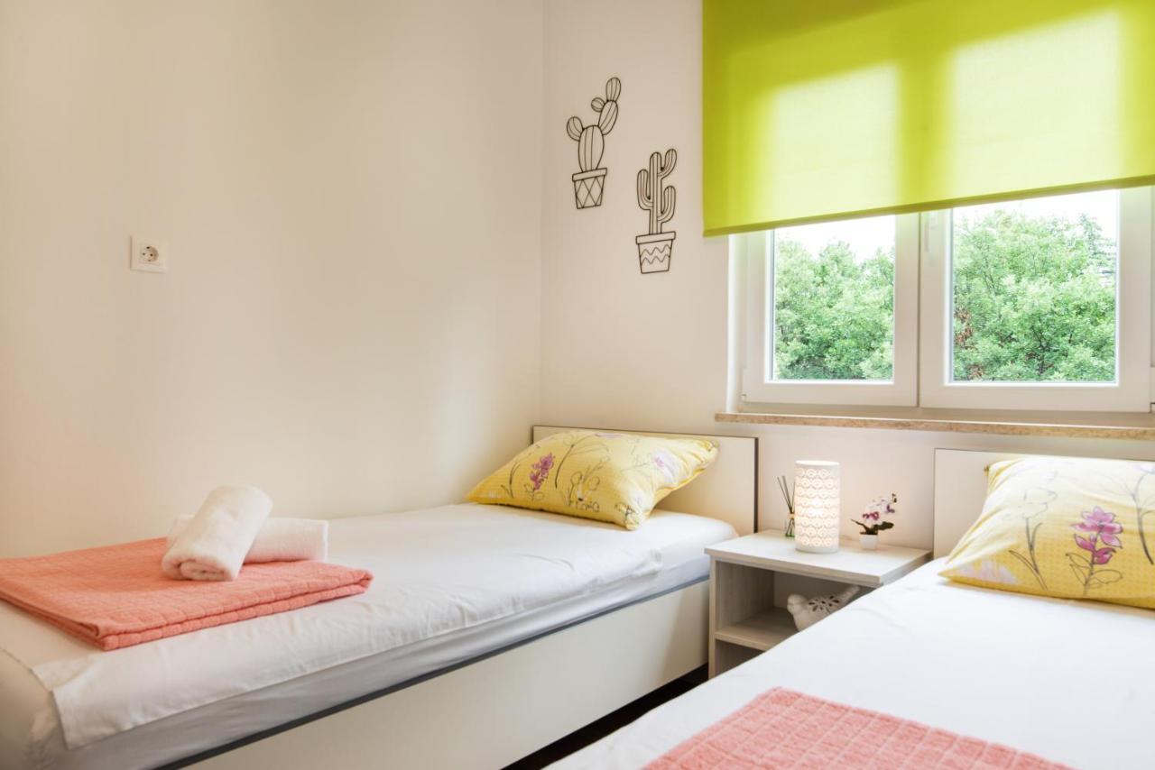 פורץ Superior Apartment Sincic מראה חיצוני תמונה