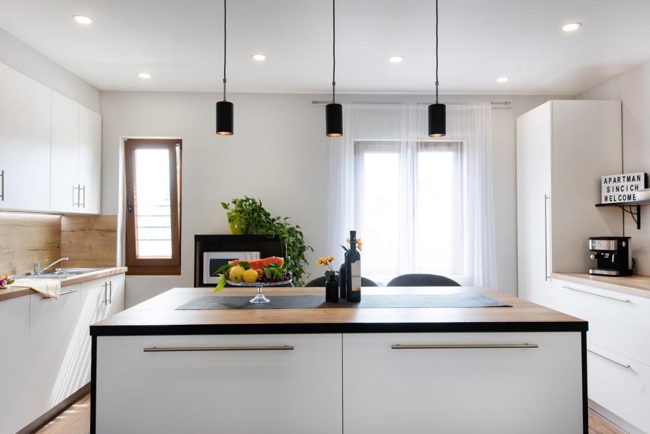 פורץ Superior Apartment Sincic מראה חיצוני תמונה